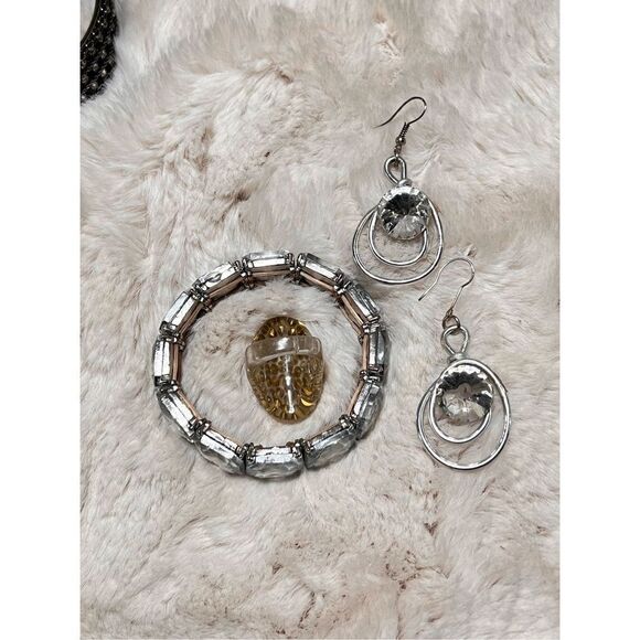 Rhinestone Jewelry Set with Stretchy Bracelet, Earrings and Ring - Picture 3 of 3